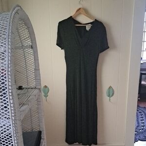 Short Sleeve V-Neck Maxi Dress in Dark Green